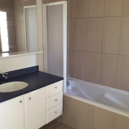 108 Avenue Paul Machy بيت للعطل